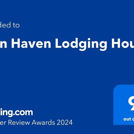 Rain Haven Lodging House Корон Экстерьер фото