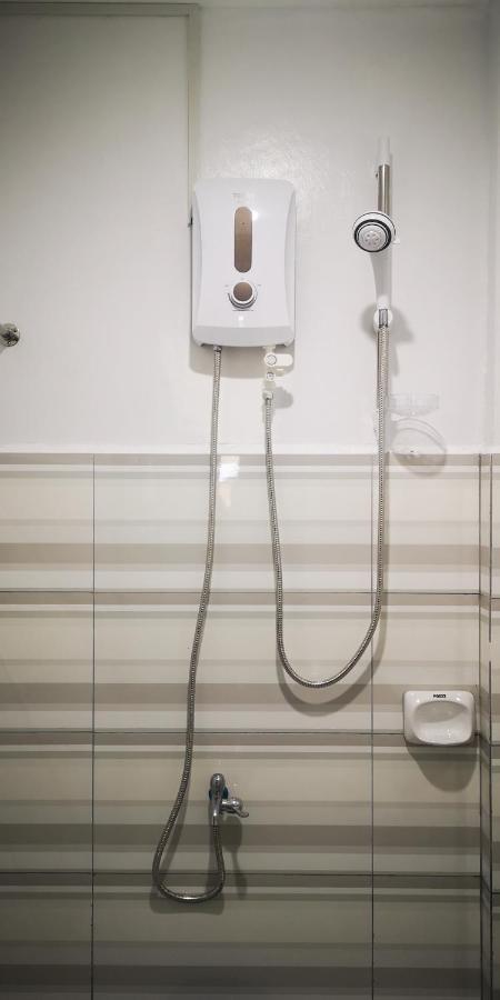 Rain Haven Lodging House Корон Экстерьер фото